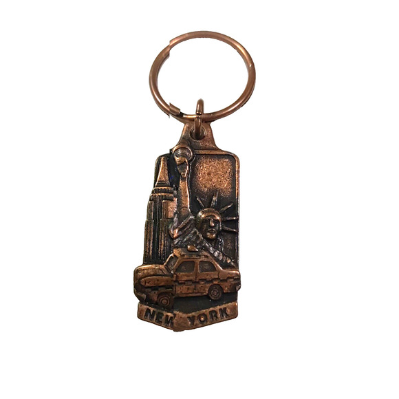 The Big Apple Copper Color Keychain Taxi Statue Of Liberty - Picture 2 of 4